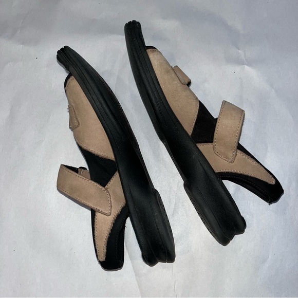 Clark’s Springers women’s tan comfort open toe strappy walking sandals shoes. 8 - Picture 2 of 9